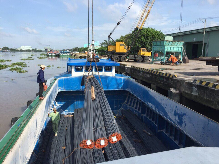 Vận chuyển thép Miền Nam trên sông